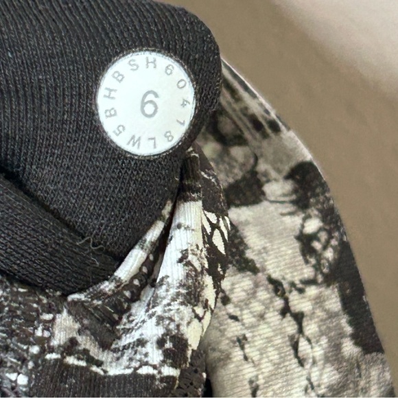 Lululemon Wunder Under High-Rise 7/8 Tight Full-On Luxtreme 25" Masked Lace Sz 6 - Picture 8 of 9